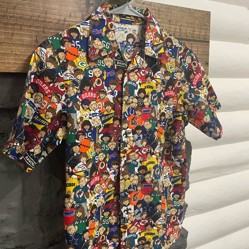 RARE Vintage NFL Teams Button Up Shirt with FOOTBALL BUTTON DETAILS